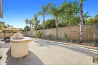 Spacious Clean Home w/ Quality Furniture close to Disneyland & Huntington Beach! Hotels near Orange County Food Bank.