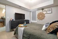 Ivy's Charming 2 Bedroom 2 Bath with Jetted Tub