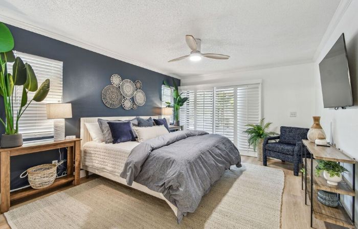 Spacious 4-bedroom house with  HEATED POOL, Games room in peaceful Palm Harbor