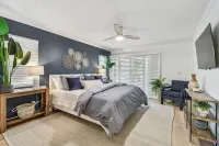 Spacious 4-bedroom house with  HEATED POOL, Games room in peaceful Palm Harbor - Swimmingpools