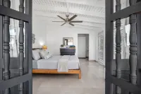 LaMcArena Beachfront Retreat Hotels in Camino Nuevo