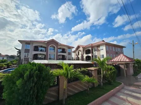 Cozy 2-Bedroom Haven in the Heart of Accra Отели в г. Adjiringanor