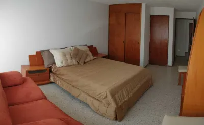 Large Apartment <br>3 Bedroom / 3 bathrooms very comfortable and good location. Hoteles en 