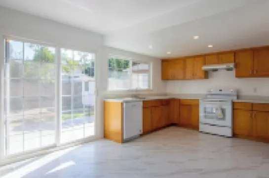 Brand new family hotel,1 room:5-10minutes walk to market,restaurant,Bart station Hotels in Union City