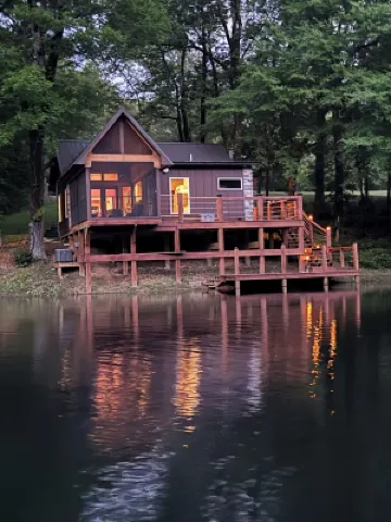 Cozy cabin in lovely Sardis with WiFi, AC