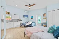 Cozy Stay •Near Hard Rock Stadium • Private Serene Backyard