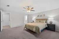 Charming Stylish 4-bedroom house with in serene Allen