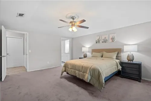 Charming Stylish 4-bedroom house with in serene Allen