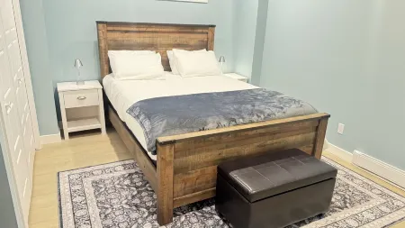 Guest Suite, Sleeps 6 close to major Highways & YYC Airport