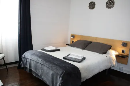 CENTRALLY LOCATED, SPACIOUS AND BRIGHT APARTMENT.