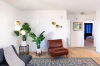 B3- Desert Chic 2brd w/ Balcony- Professionally Clean