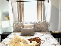 Cozy Modern Luxury 3 BDR Condo near NYC WiFi, free parking in lovely East Orange イースト・オレンジのホテル