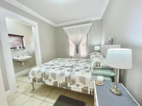 JEFFREYS BAY!!! CLOSE TO POPULAR BLUE FLAG STATUS BEACH!!