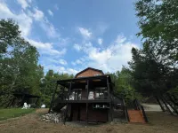 Charming lake front 2-bedroom cottage in serene Alexander with WiFi, AC