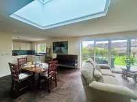 Charming 2BD Country Bungalow on Working Farm in Kent Countryside