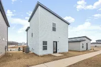 Perfect Ozark Retreat.  Close to Everything, 3 bed, w/ Office Hotels in Centerton