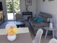 Guidel, house for 8 people, near the sea, very quiet residential area Hotels in Guidel