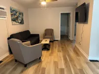 Charming 2 bedroom tourist cabin only 5 min walk from sandy shore of Balm Beach.