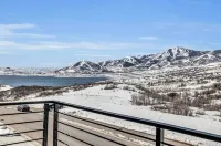 Mountain Lake Getaway - Chef's Kitchen - High End Hotels in Hideout