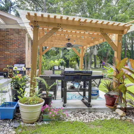 5 Mi to Trilith Studios: Apt w/ Furnished Pergola
