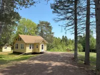 Charming 3-bedroom cottage with Lake Superior access near Duluth with WiFi, AC Hotels in Lake No. 2