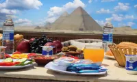 Crowne Pyramids Palace