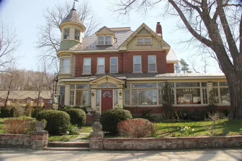 The Butchart Estate: heritage mansion by Georgian Bay