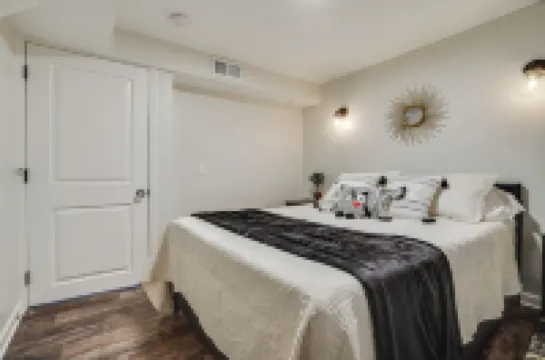 Chic Minneapolis Apt - 6 Blocks to Lake Nokomis! Hotels in 