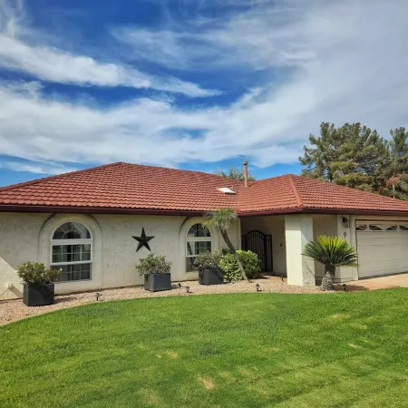 Tempe Lakes Vacation Special!  Heated Pool, Spa, Pickleball, Gym + Near ASU
