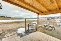 Spacious Tierra Amarilla Ranch House w/ Deck! - Parkplatz