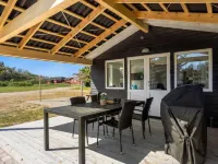 "Thorsten" - 500m from the Sea