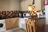 Central 2 Bed Apartment above Great Derry Pub