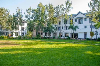 The Loch Hotel Bondo Hotels near Oloo Otianga Stage