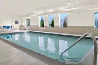 Comfort Inn & Suites - Swimmingpools