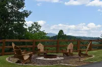 Private Retreat on 7 Acres, Mountain Views, Firepit, King Bed, Sleeps 6. - Mountain view