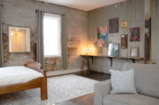 Bischoff Inn - Former 1870 Furniture Factory Now 5 Room Boutique Hotel