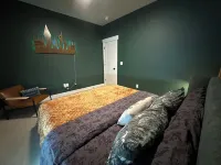 New Harry Potter Themed Two King Size Beds Cozy Mountain View’s!