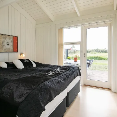 6 person holiday home in Hirtshals