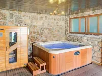 Farmhouse Apartment with Pool Hoteles en Galapagar