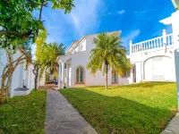 Luxury villa with jacuzzi and sea views