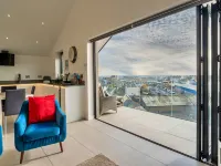 Penthouse apartment in Teignmouth, No Deposit
