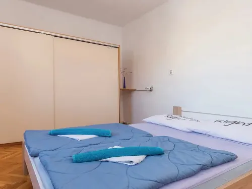 Apartment Marjan - One Bedroom Apartment with shared Terrace