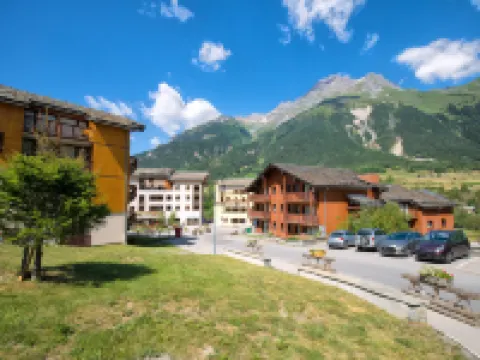 Apartment with parking for 5 people