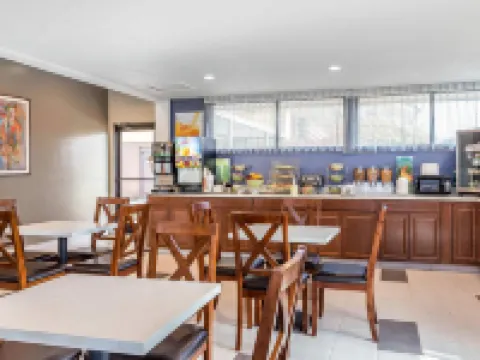 クオリティ イン パインハースト エリア アバディーンのホテル