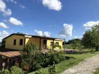 Farmhouse in Apecchio with Mountain Views