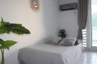 Large studio with pool Hotel a Cul de Sac