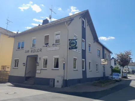 Pension Zum Adler Отели в г. Арберген