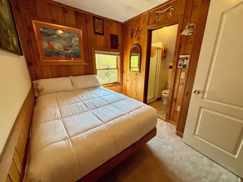 Spacious 8 Bdrm Chalet Set up for Large Group Entertaining!