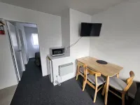 88 Wallace Court Motel