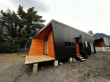 Almabosque Pucon Отели рядом с достопримечательностью «Pucon playa Colo Colo.»